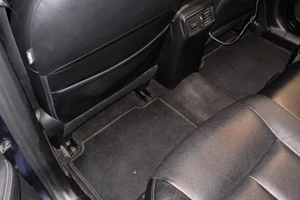 Intérieur de véhicule propre, après le nettoyage à Châtelineau